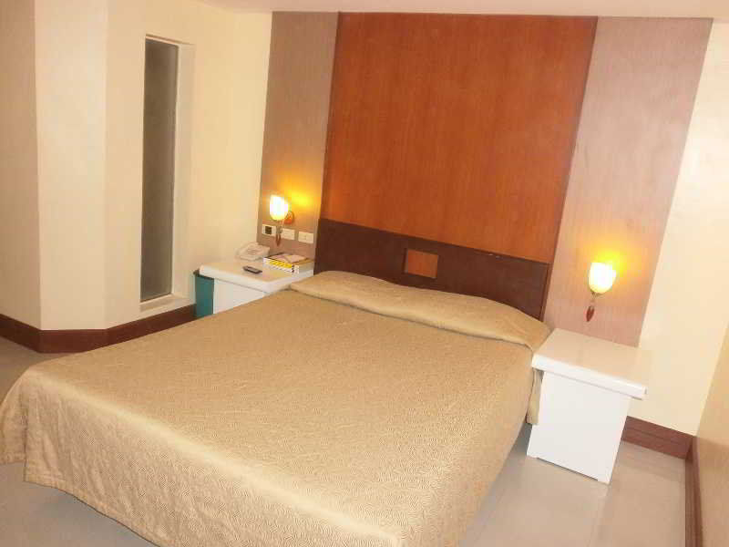 Cherry Blossoms Hotel 马尼拉 外观 照片