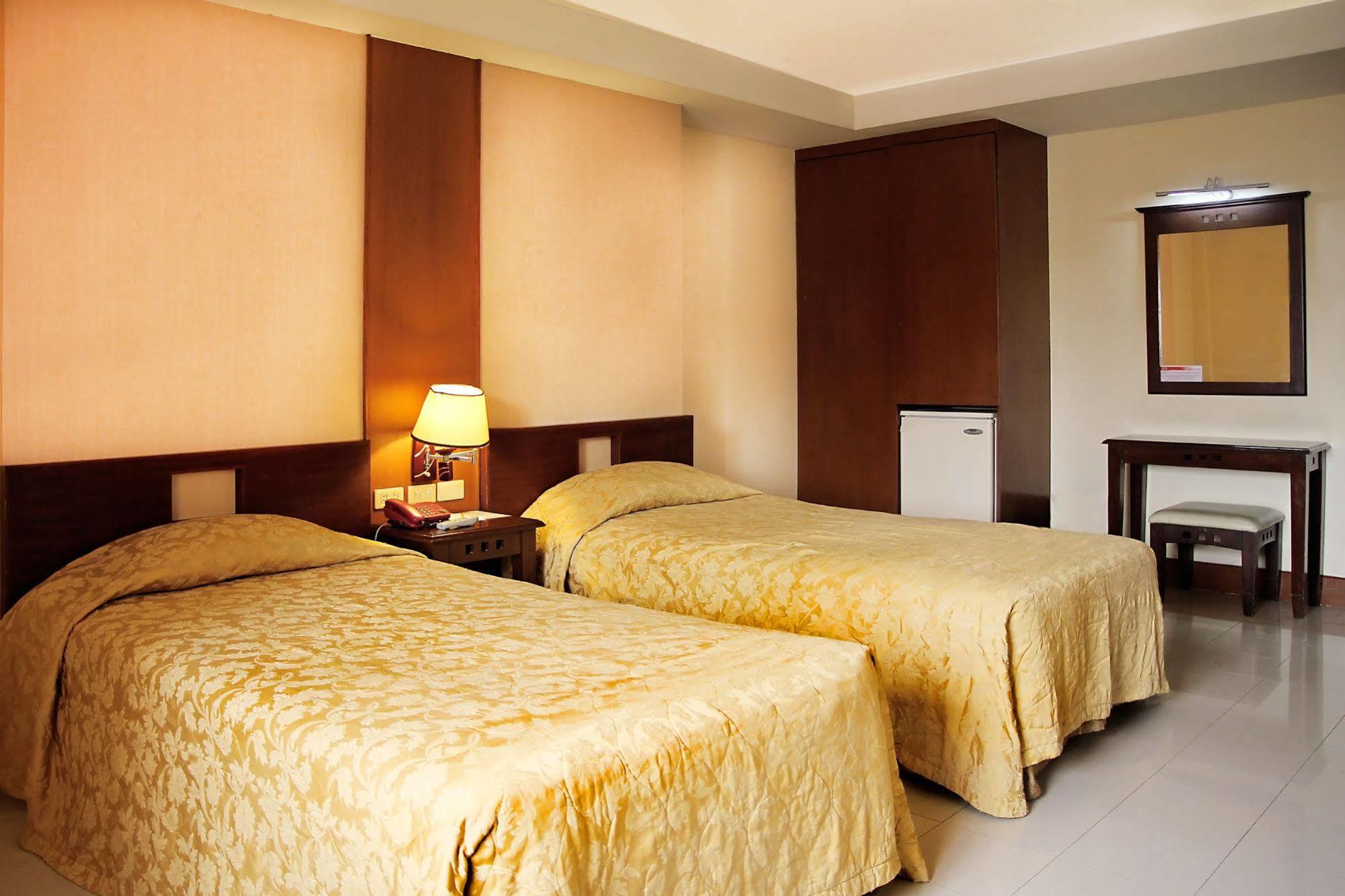 Cherry Blossoms Hotel 马尼拉 外观 照片