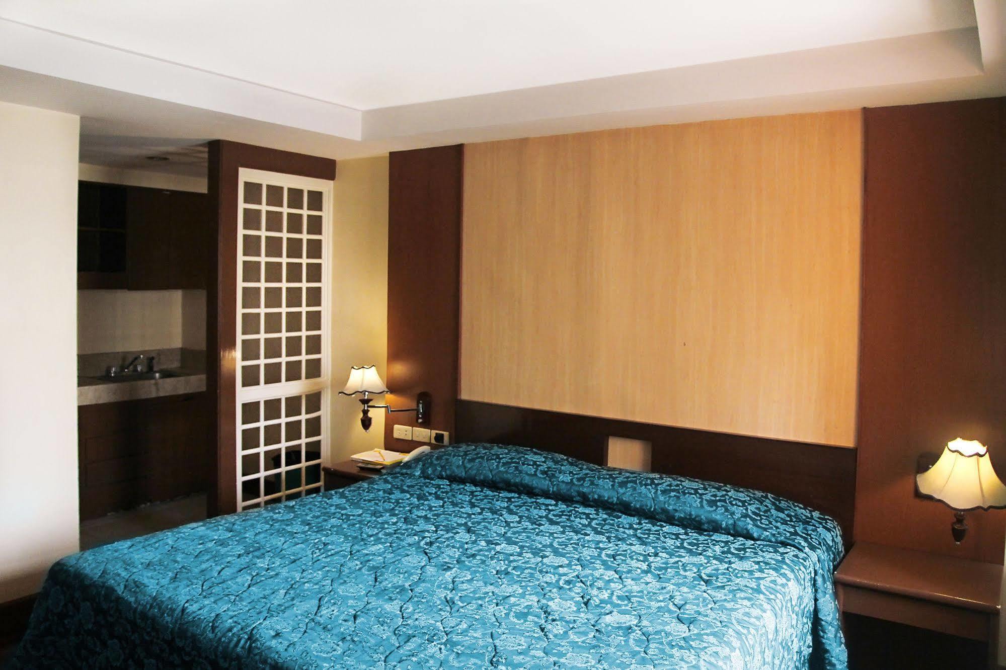 Cherry Blossoms Hotel 马尼拉 外观 照片
