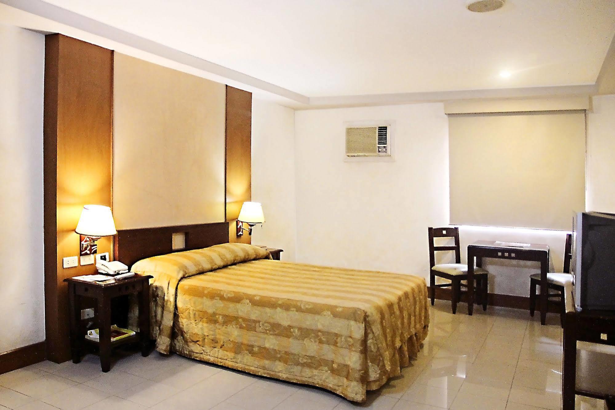 Cherry Blossoms Hotel 马尼拉 外观 照片