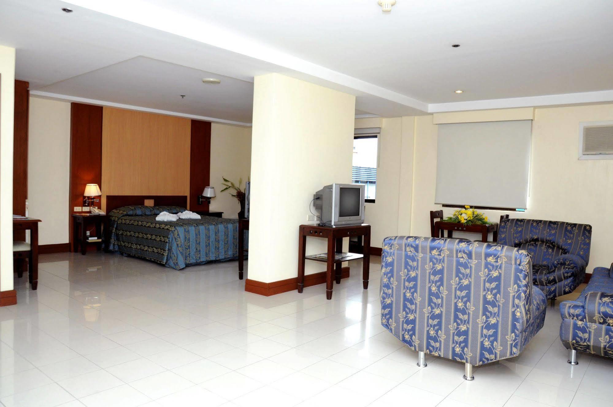 Cherry Blossoms Hotel 马尼拉 外观 照片