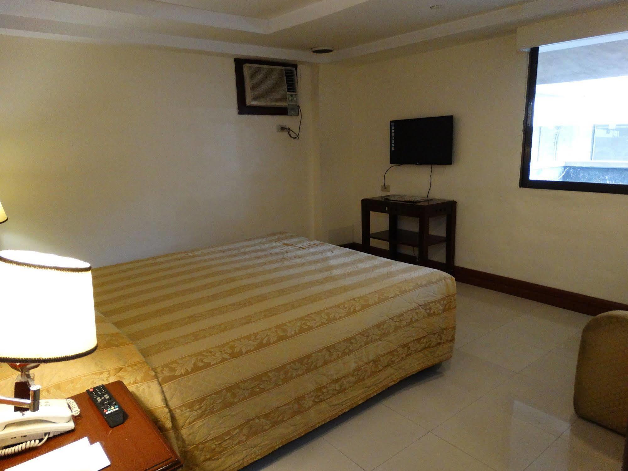 Cherry Blossoms Hotel 马尼拉 外观 照片