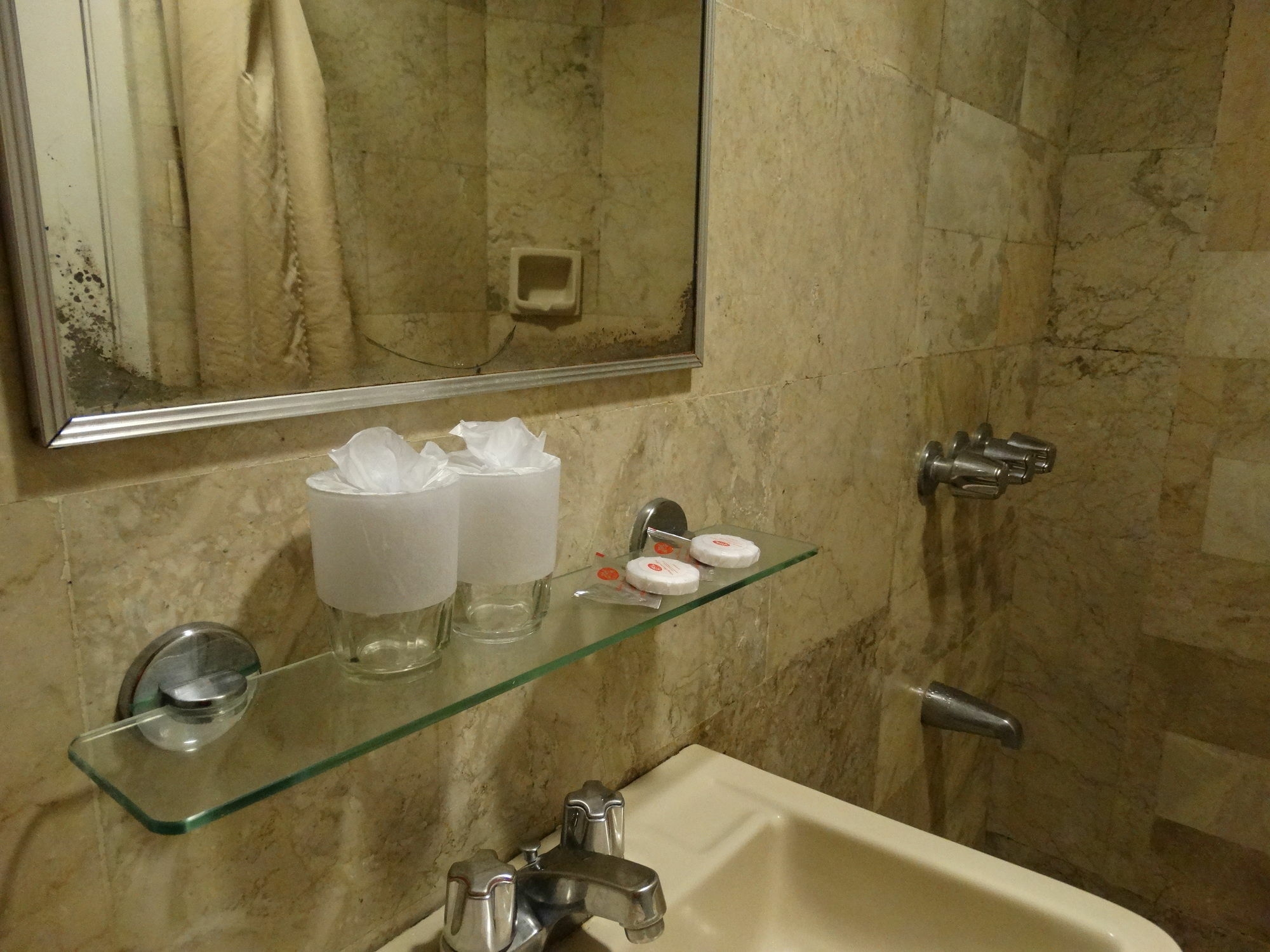 Cherry Blossoms Hotel 马尼拉 外观 照片